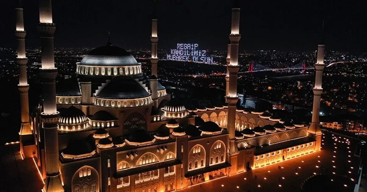 Aralık 2025 Kandil Günleri ve Üç Aylar Takvimi: Regaip, Miraç, Berat ve Kadir Gecesi Aralık 2025 Kandil Günleri ve Üç Aylar Takvimi: Regaip, Miraç, Berat ve Kadir Gecesi - Sevdamız Beşiktaş - Güncel Spor Haberleri